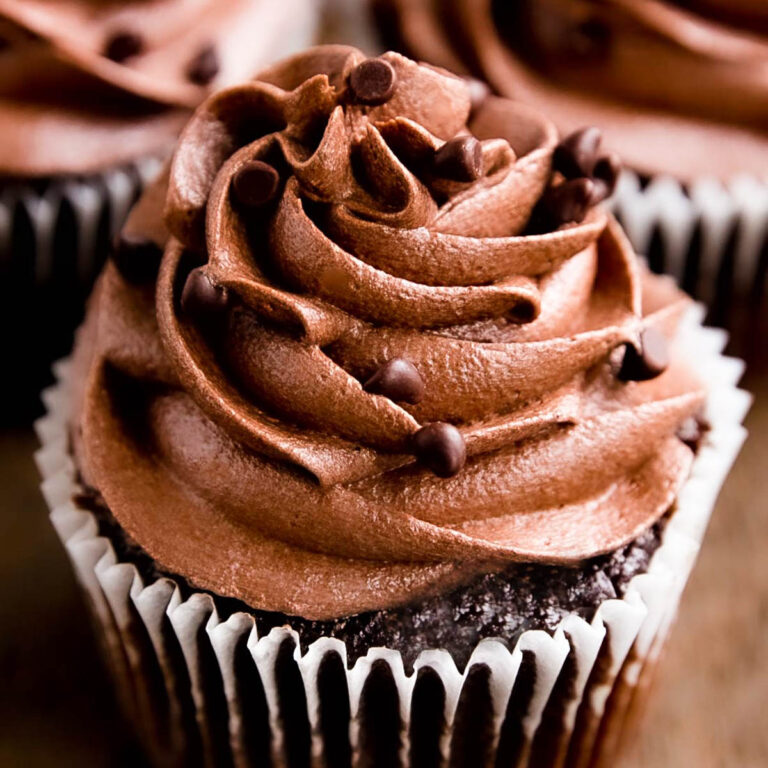 Easy Chocolate Buttercream Frosting – Liv for Cake