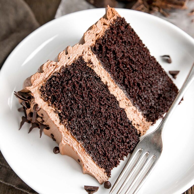 Homemade Chocolate Cake (Reader Favorite!)-GatoFacile
